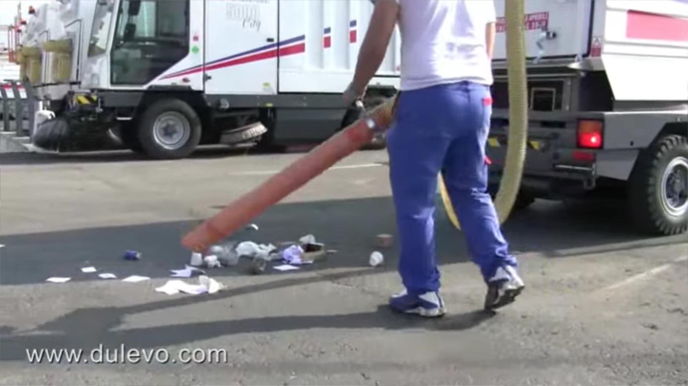 Giải pháp hạn chế Covid-19 từ xe quét đường Dulevo