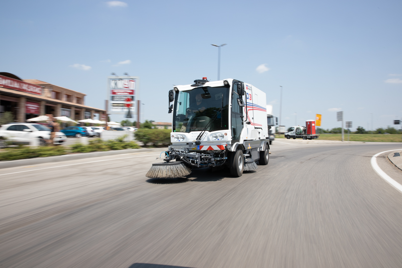 Chi phí đầu tư, chi phí vận hành và lợi nhuận đầu tư xe quét đường Dulevo như thế nào?