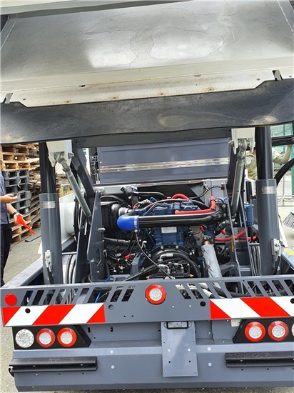 Dulevo 3000 Road Sweeper (District 3 Public Services Company Limited)