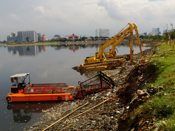 Giới thiệu thiết bị vớt rác trên sông Berky