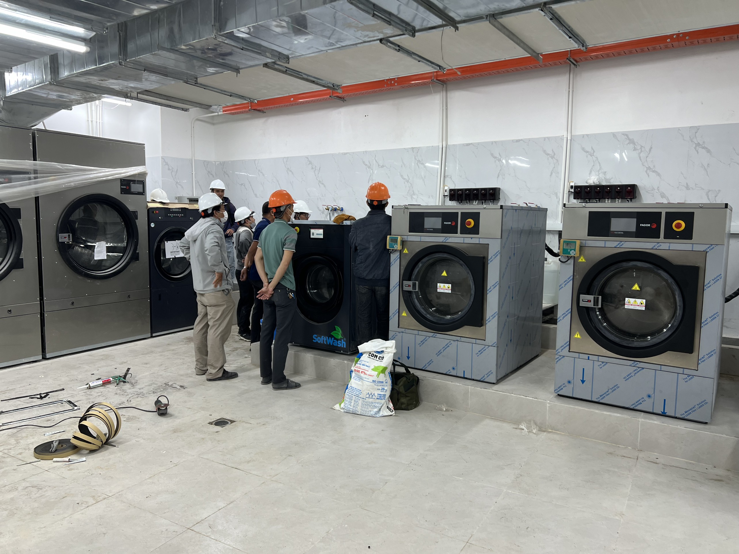 Bàn giao và lắp đặt hệ thống giặt ủi tại khách sạn 5 sao lớn nhất Đà Lạt