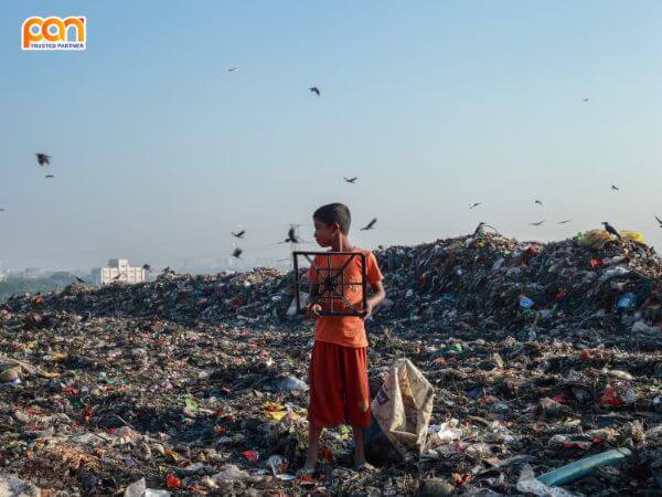 Thực trạng ô nhiễm môi trường nước ở TPHCM hiện nay - Nguyên nhân & Giải giáp