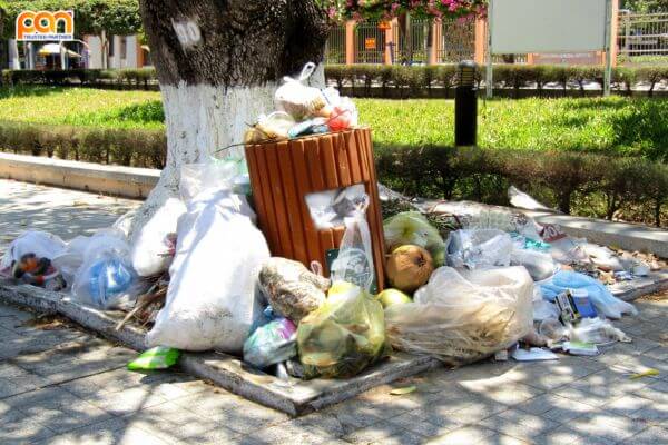 Xả rác bừa bãi là gì? Cần làm gì để hạn chế tình trạng xả rác bừa bãi ở trường học và nơi công cộng