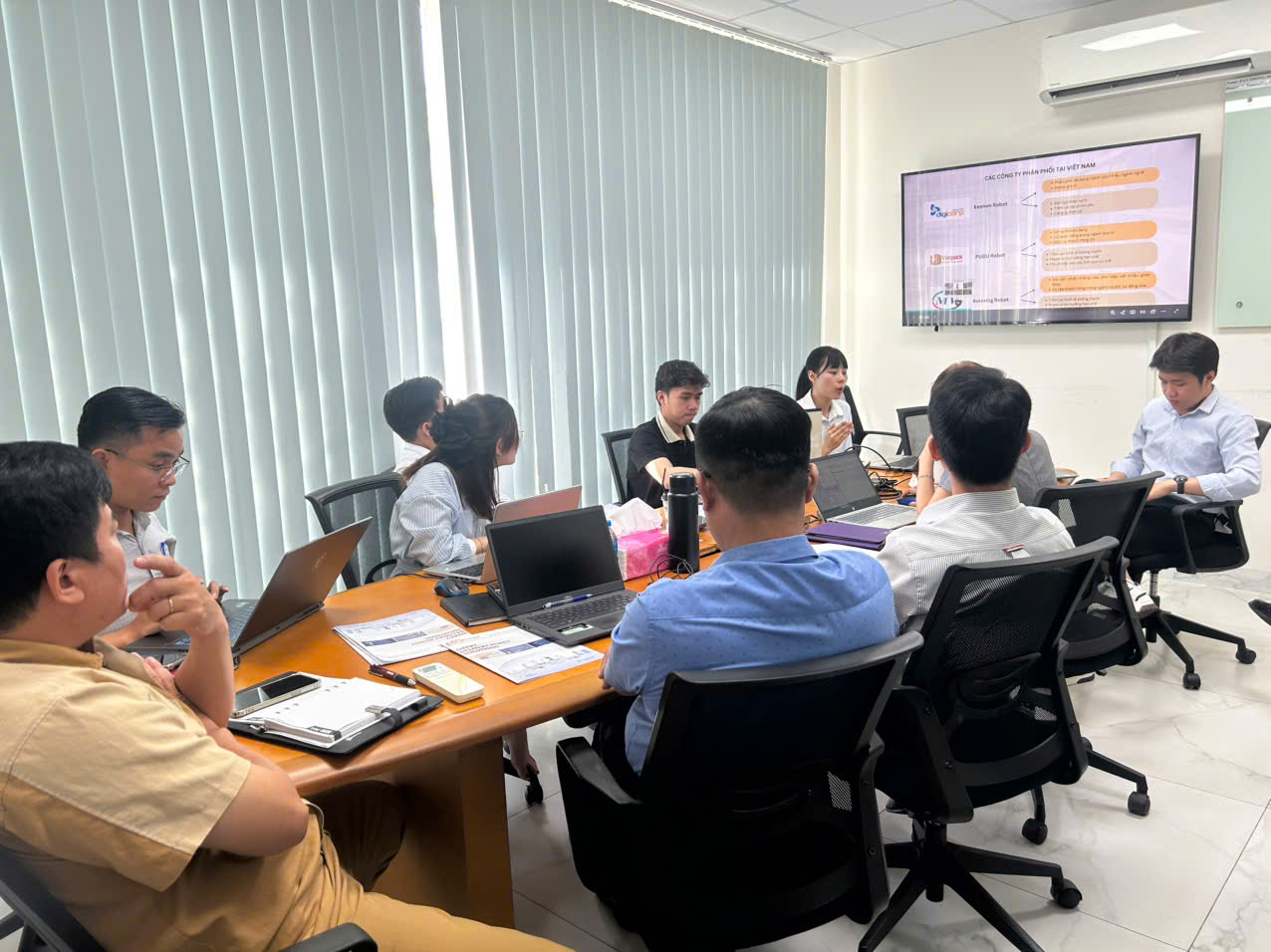 Pan Trading JSC tổ chức chương trình đào tạo nội bộ - Chủ đề: Ứng dụng của Robot tự động trong lĩnh vực sản xuất và dịch vụ